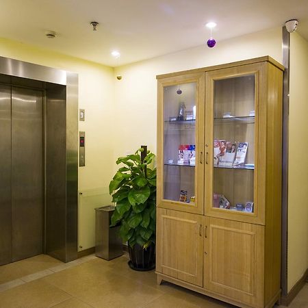 Home Inn Shanghai Lujiabang Road Metro Station 외부 사진